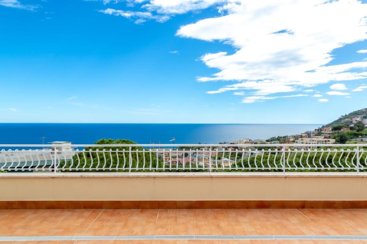 168B - La Terrazza Sul Mare, Casa A 10 Minuti Da Spiaggia, Parcheggio Privato Gratis Sanremo Luaran gambar